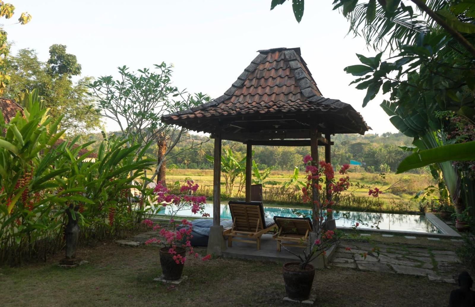 Hotel Blue Garden Yogyakarta à Bangunjiwo Extérieur photo