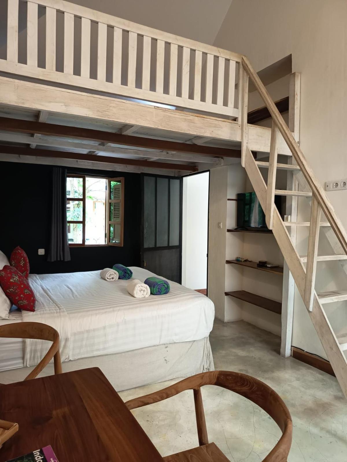 Hotel Blue Garden Yogyakarta à Bangunjiwo Extérieur photo