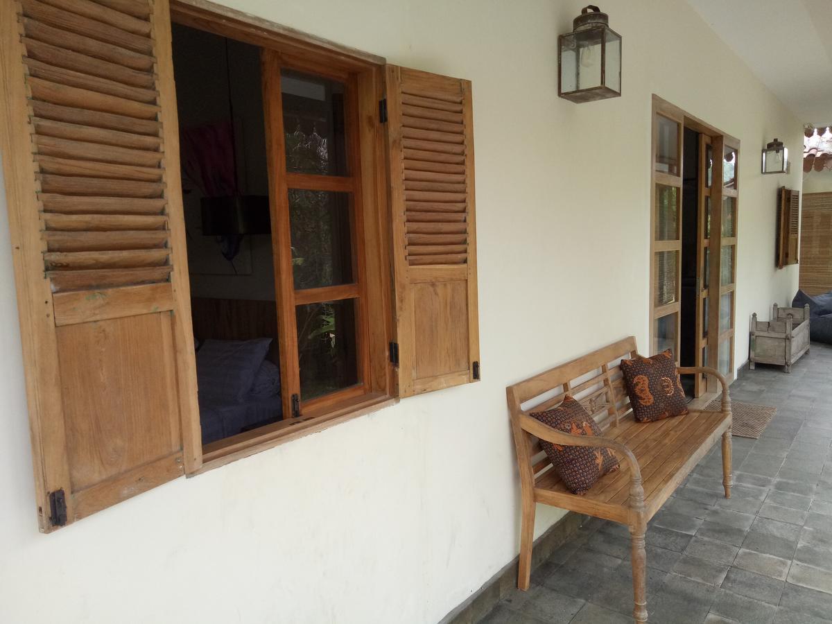 Hotel Blue Garden Yogyakarta à Bangunjiwo Extérieur photo